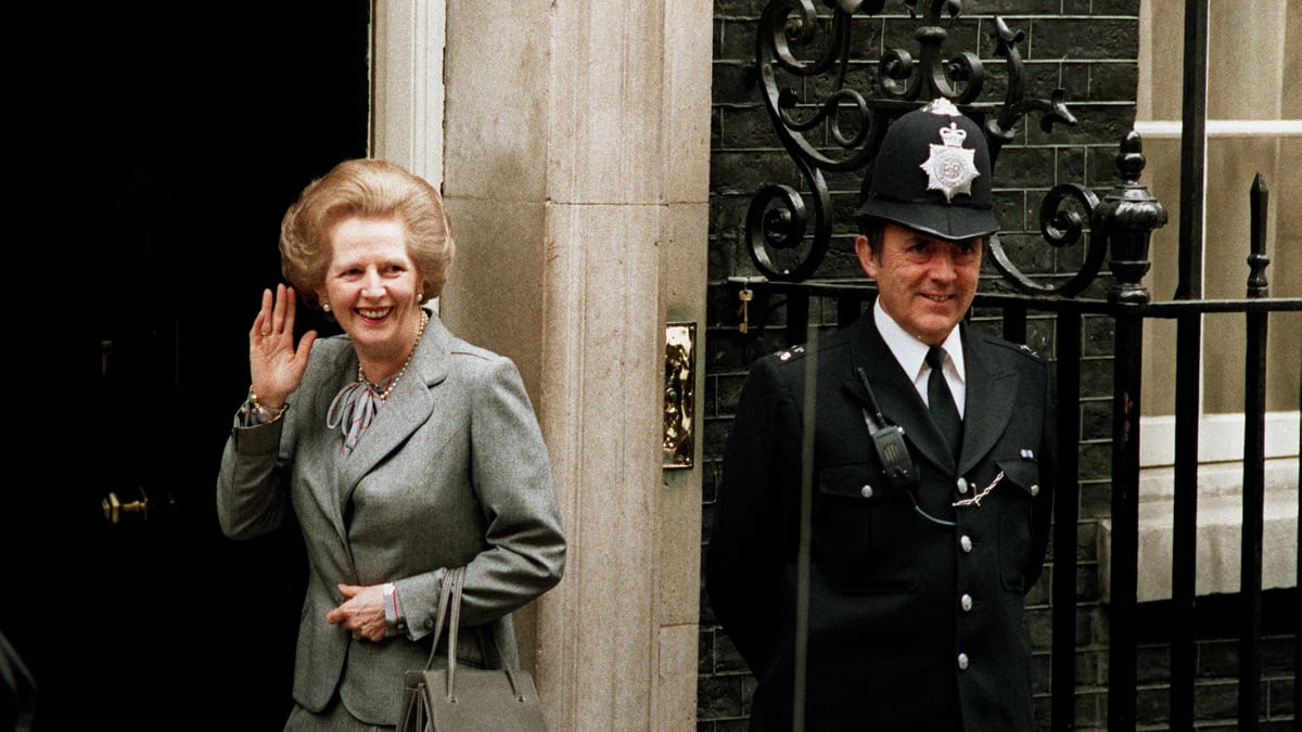 articles/2011/12/19/the-language-of-margaret-thatcher-s-handbags/margaret-thatcher-handbags-givhan_xmlyom