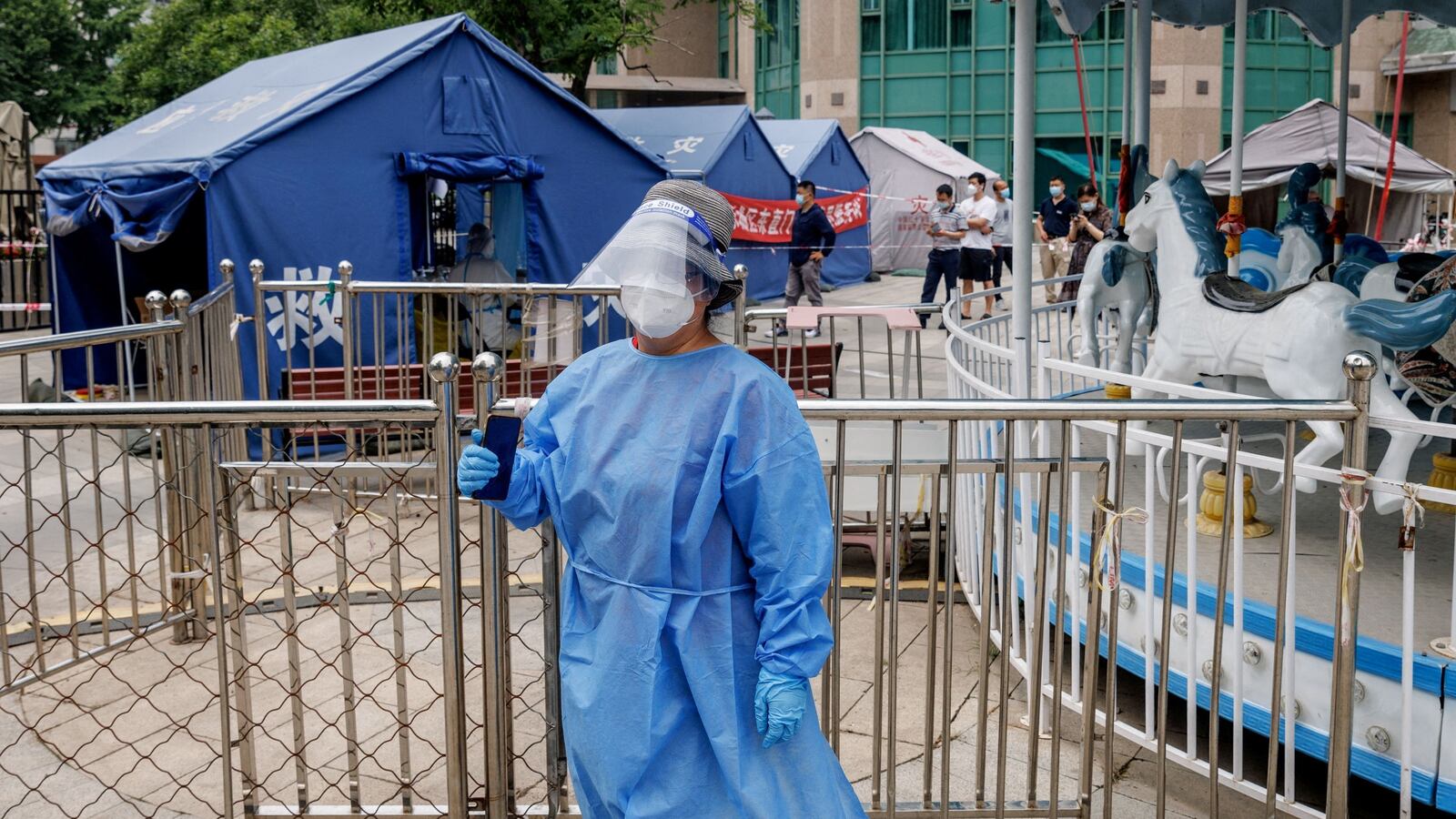 2022-06-15T000000Z_63006017_RC2MSU9WU1WB_RTRMADP_3_HEALTH-CORONAVIRUS-BEIJING-CASES_ltbfdt