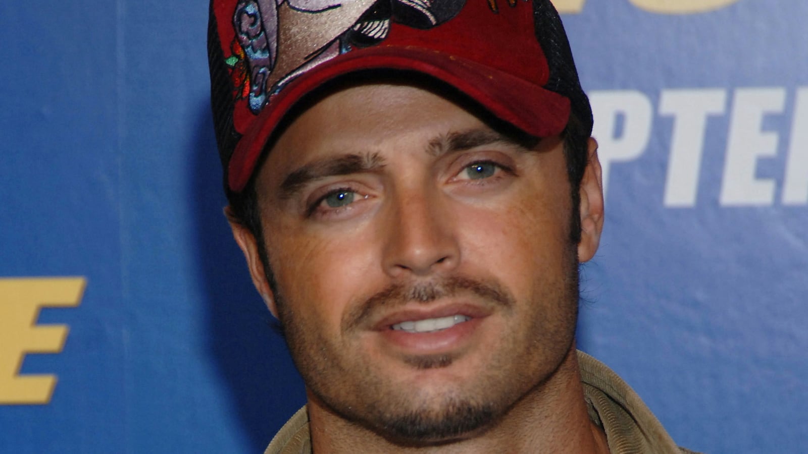 Actor David Charvet arrives for the premiere of ‘Into the Blue’ at the Mann Village in the Westwood area of Los Angeles September 21, 2005.