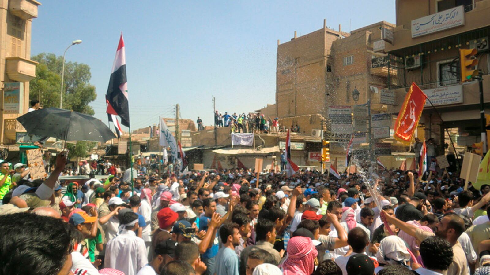 cheats/2011/07/23/hundreds-of-thousands-march-against-assad/syria-protests-cheat-110723_seeyl7