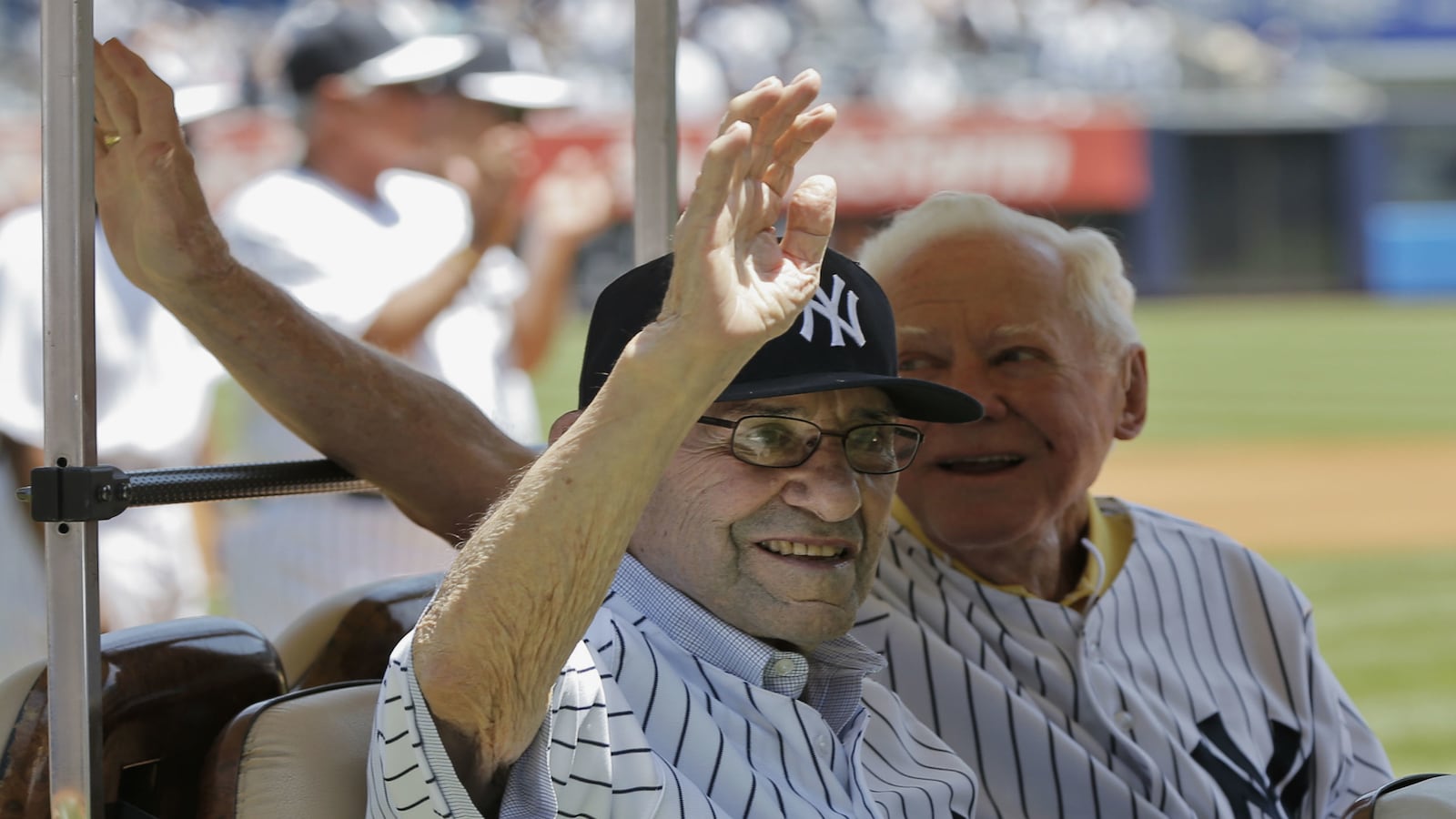 cheats/2015/09/23/baseball-legend-yogi-berra-dies-at-90/150923-yogi-berra-dies-cheat_sdnryy