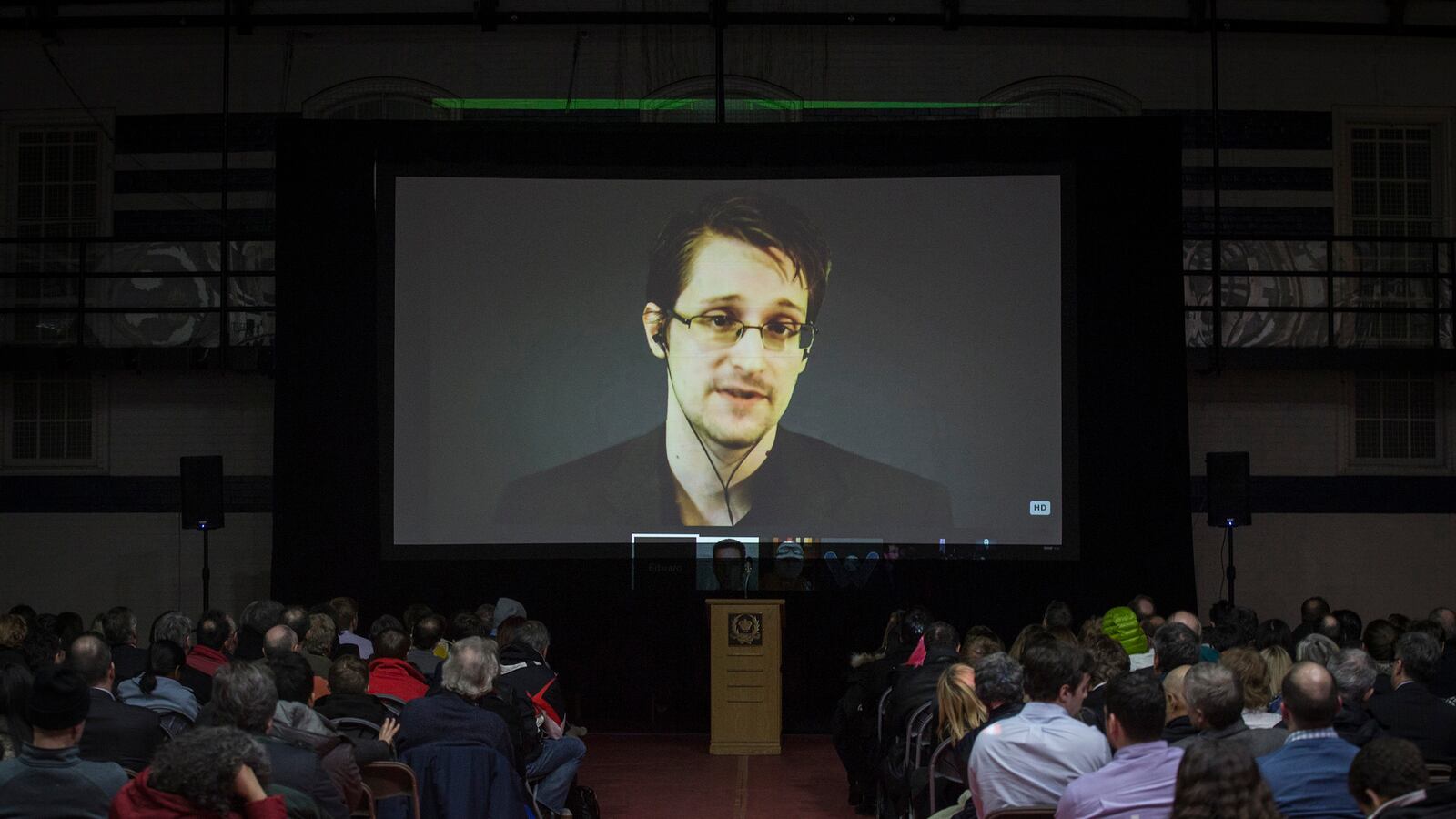 cheats/2015/06/06/snowden-met-with-argentine-president/150606-snowden-cheat_ntawdu