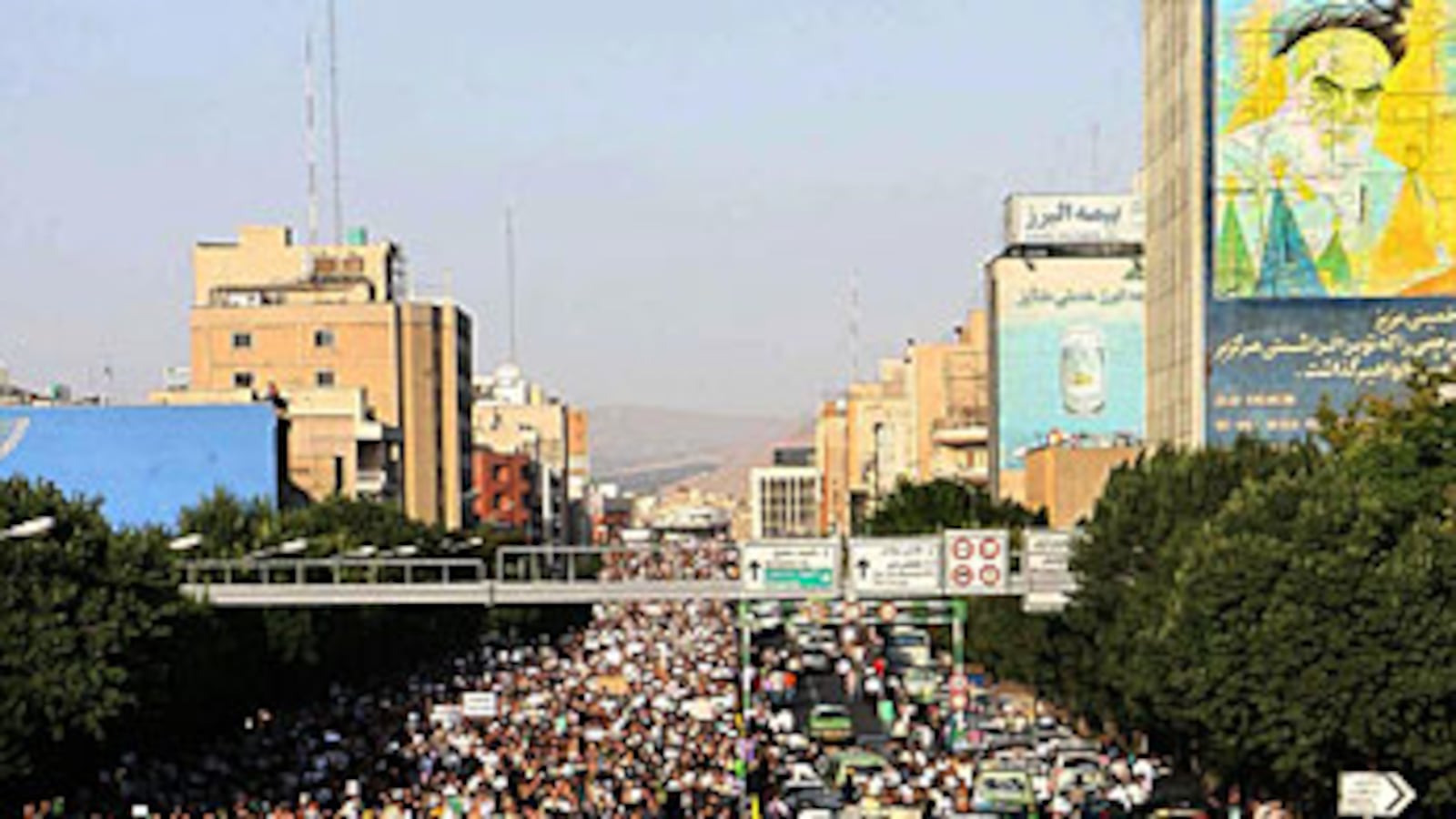 articles/2009/06/18/memo-from-the-streets-of-tehran/sharma-iran-streets_32705_ocyw5z