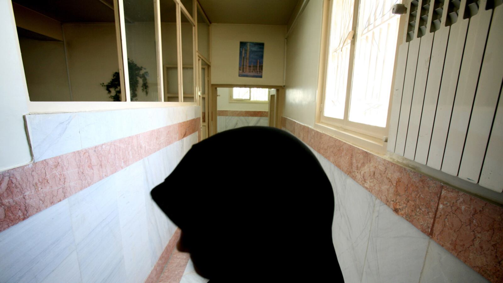 cheats/2015/10/30/iranian-american-arrested-in-tehran/151030-evin-prison-cheat_vuwijj