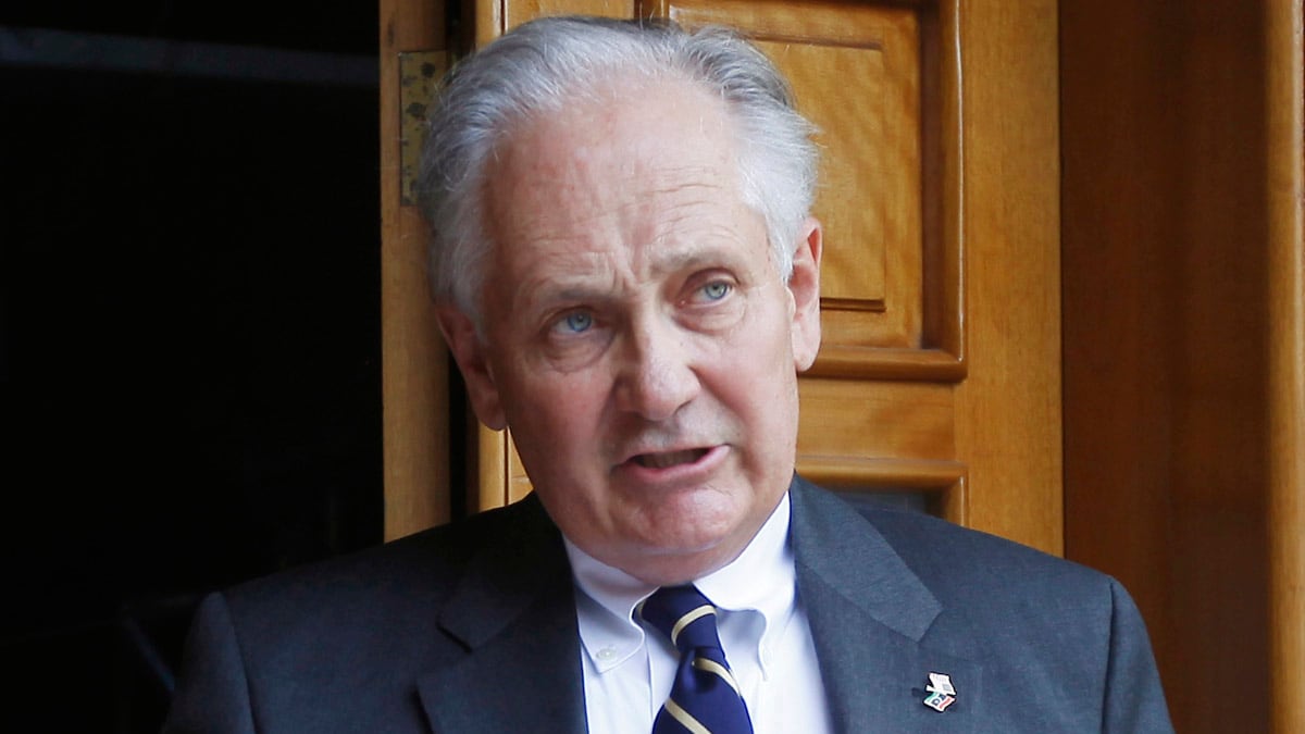 cheats/2012/10/15/new-envoy-says-u-s-supports-libya/new-envoy-libya-laurence-pope-cheat_otrlpy