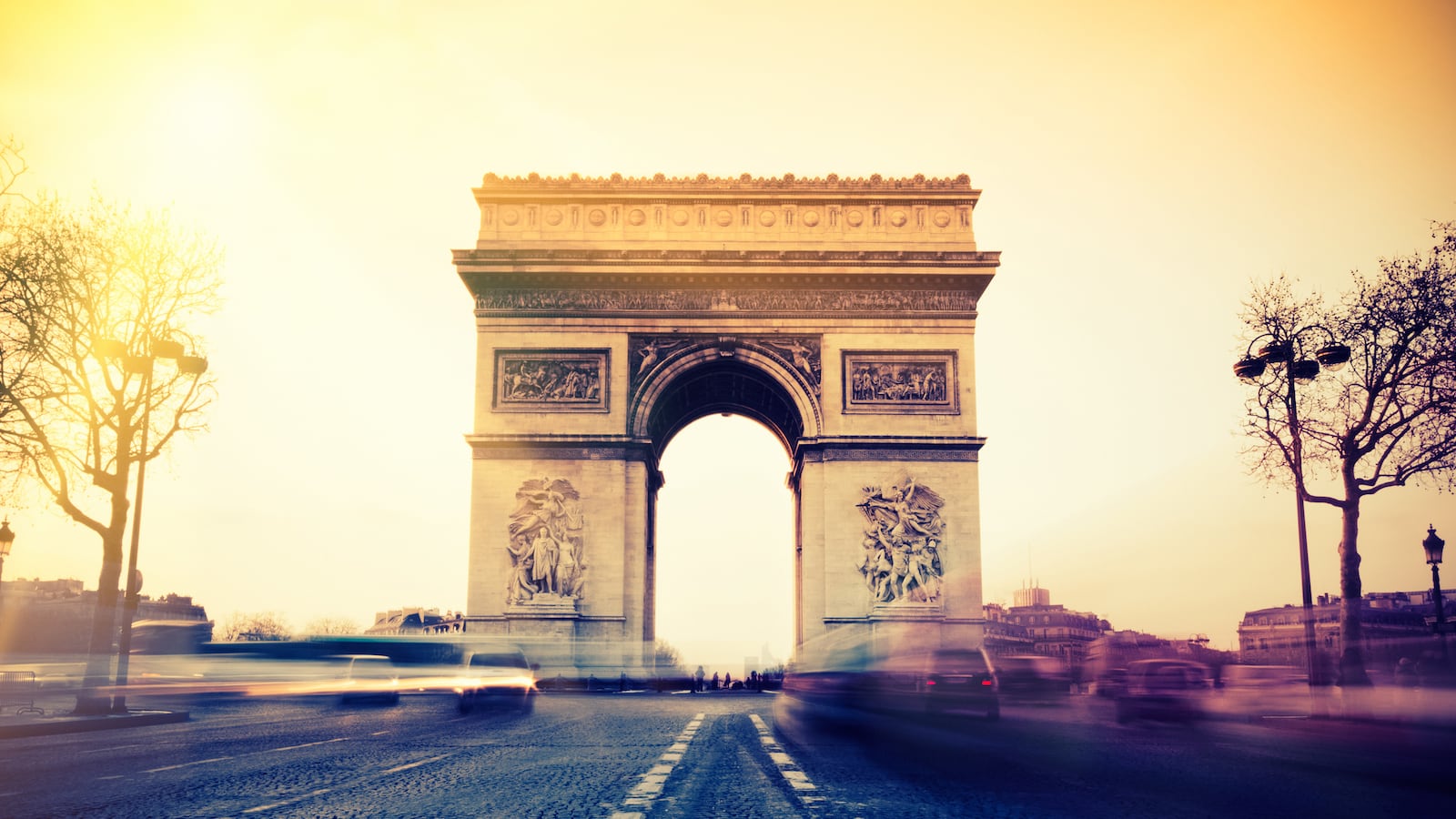 articles/2014/04/23/french-lesbian-auto-racer-turns-nazi-spy-francine-prose-s-lovers-at-the-chameleon-club-paris-1932/140422-ferri-prose-tease_cjvwyn