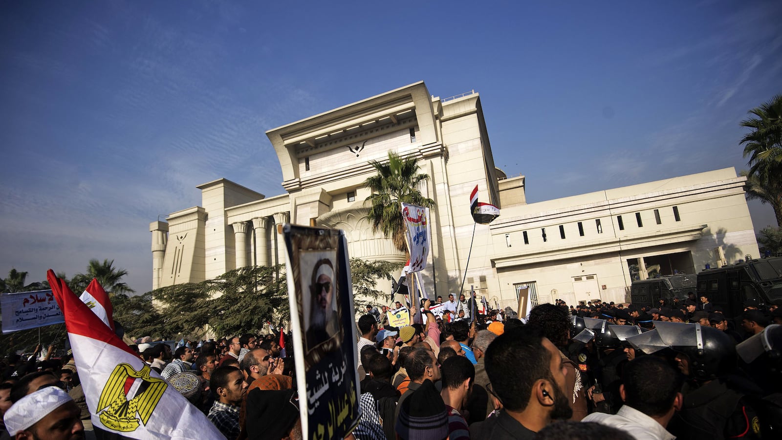 cheats/2012/12/02/protest-delays-egypt-court-ruling/egypt-protest-delays-court-ruling-cheat_wsioxt