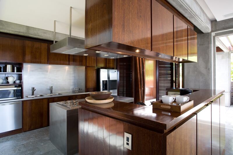 galleries/2014/08/23/omg-i-want-this-house-st-barts-photos/140822-omg-house-st-barts-1_fodxwe