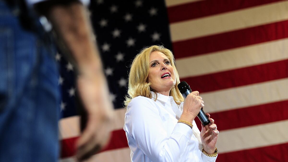 articles/2012/04/15/does-the-spouse-bump-exist-history-suggests-first-ladies-don-t-often-tilt-elections/candidates-wives-mckinnon_k0qdyu