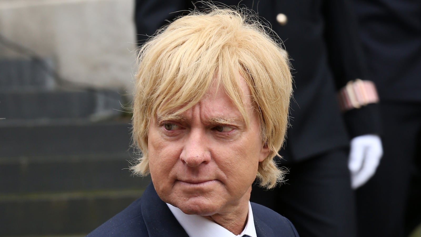 articles/2014/06/20/british-politician-threatens-to-punch-muslim-woman-in-the-throat/140620-hines-uk-pol-threat-tease_vfvtsj