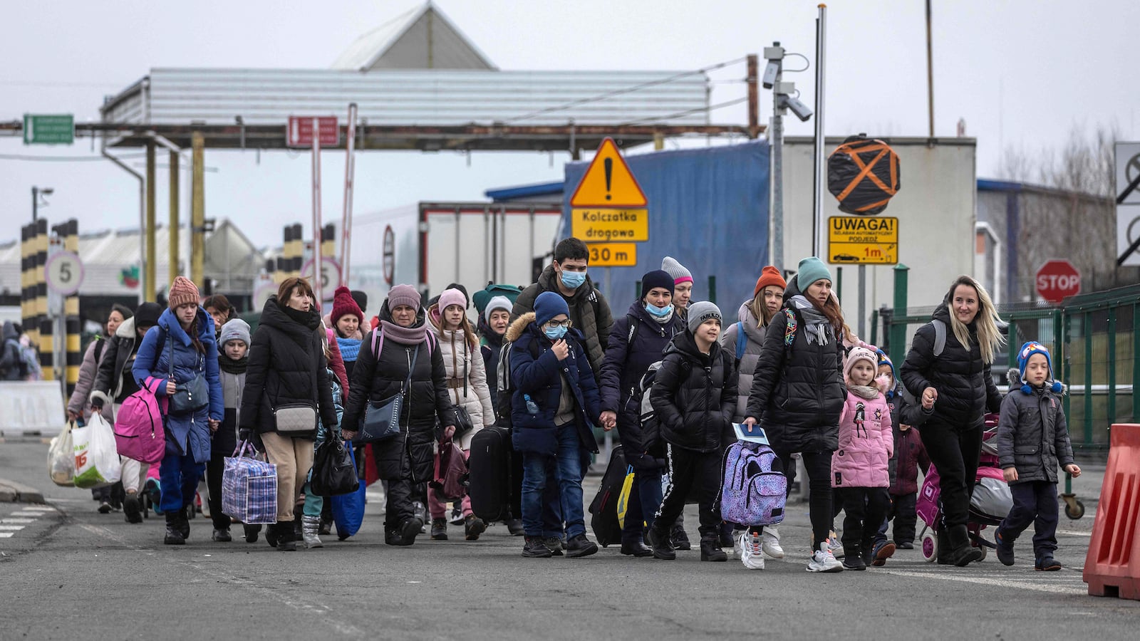 220307-ukraine-TPS-visas-tease-01_zodwo8