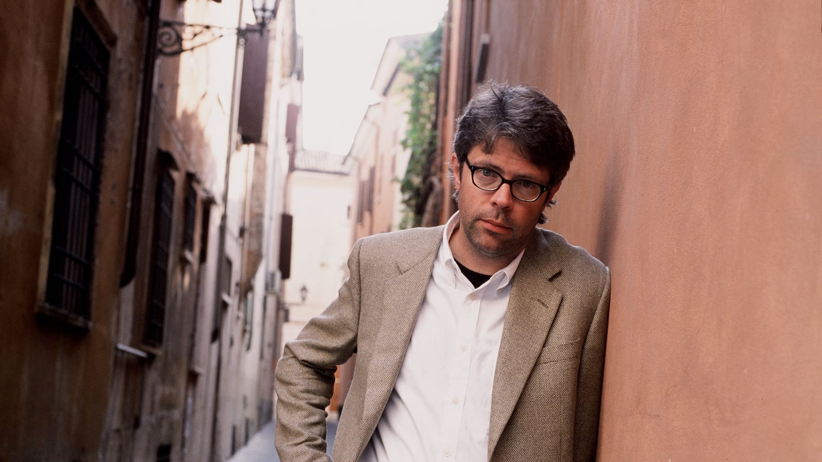 articles/2013/09/26/jonathan-franzen-is-right-twitter-is-horrible/130924-goldberg-franzen-tease_uj72px