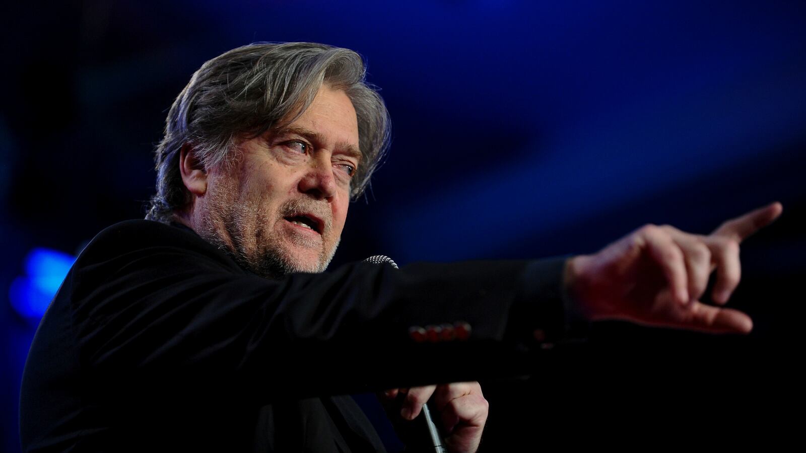 171021-bannon-bush-destructive-president-cheat_urzv1l