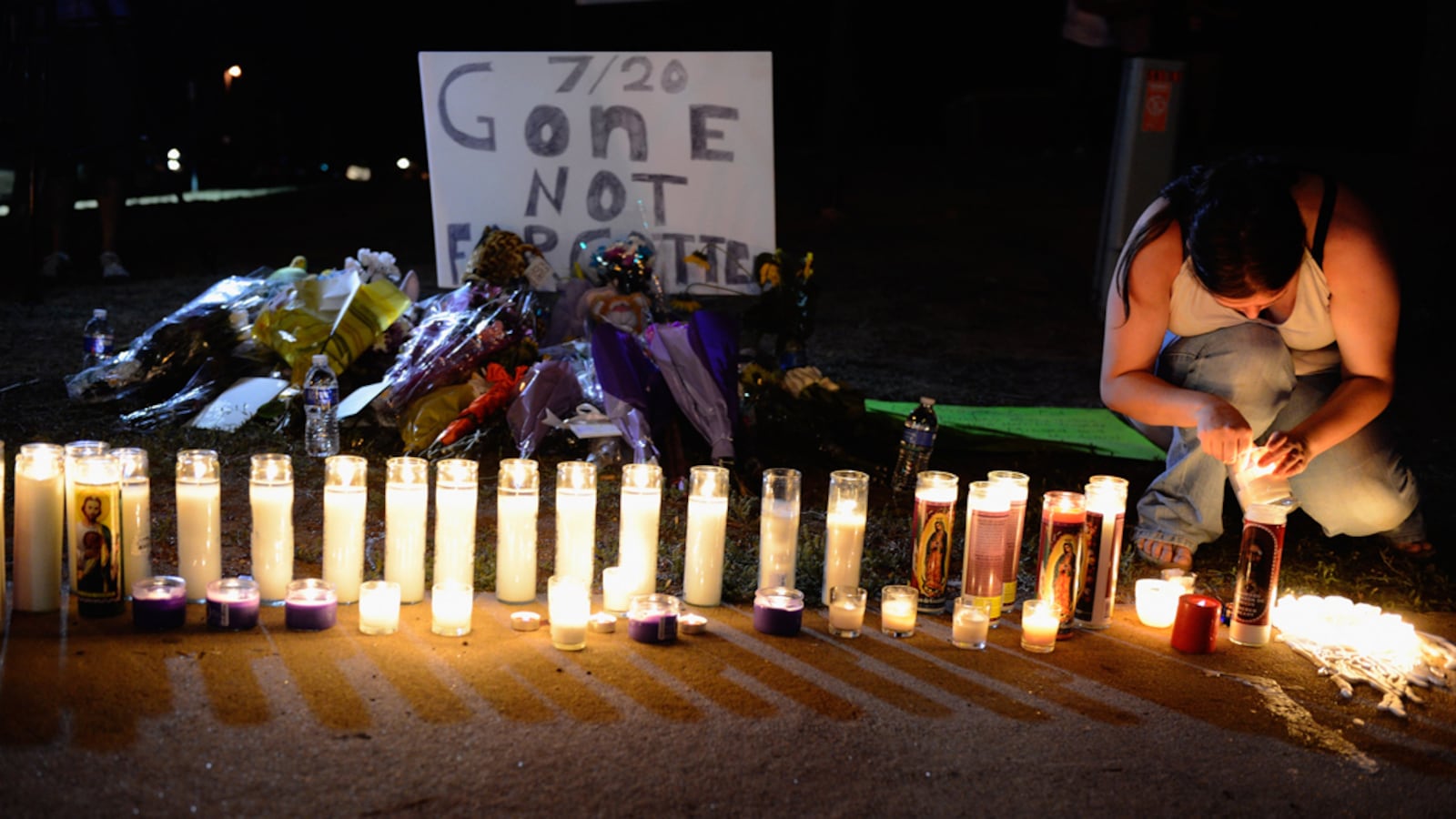 cheats/2012/07/22/video-emerges-of-james-holmes/update-gal-co-shooting-6_xctqrh