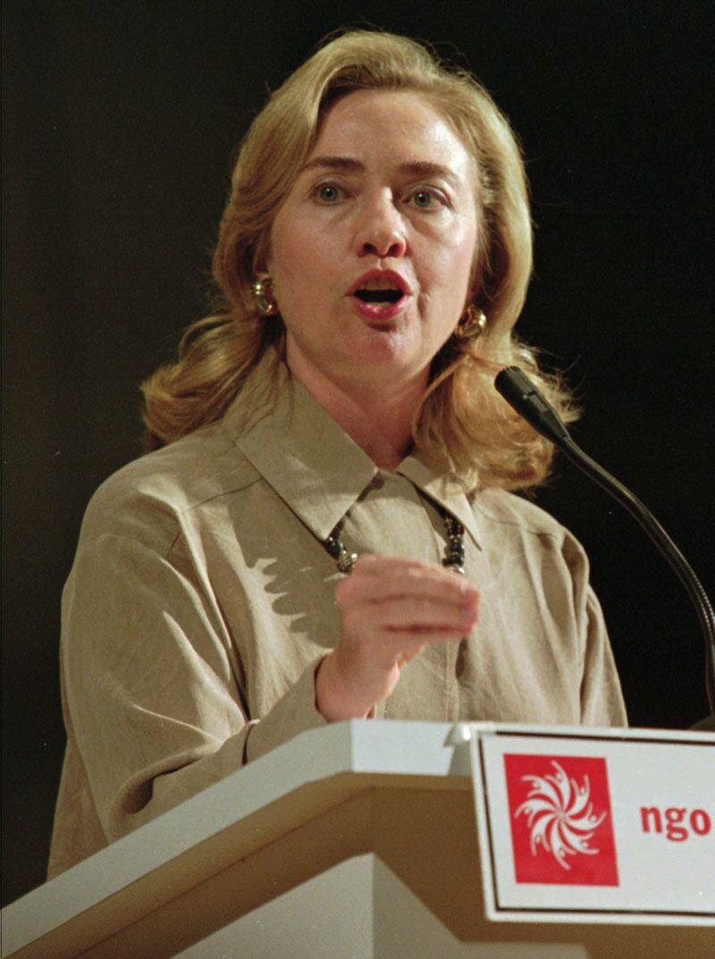 galleries/2011/06/25/first-ladies-go-abroad/hillary-clinton-china_zkmnie