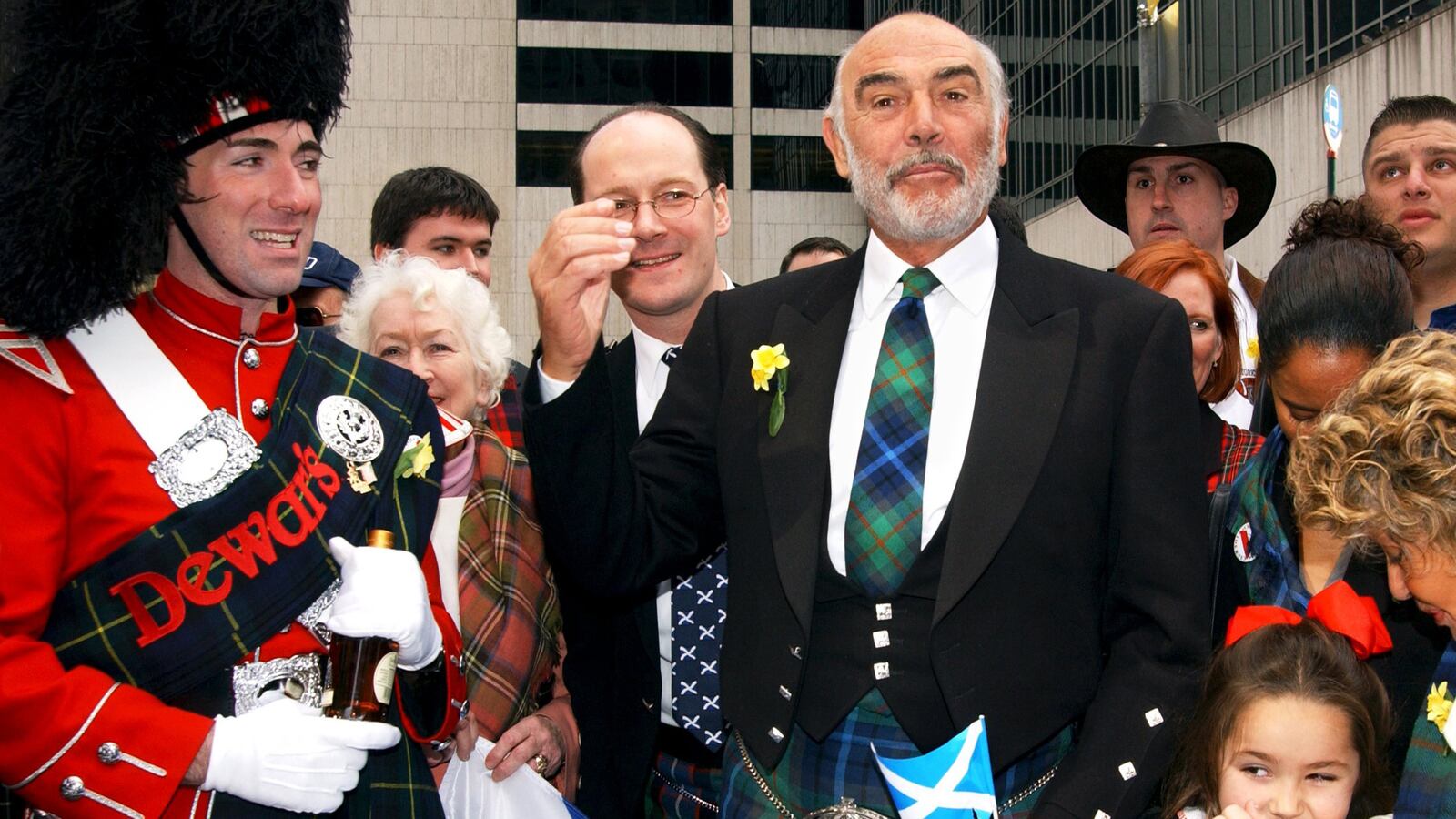 articles/2014/09/18/celebs-pick-sides-on-scotland-referendum-sean-connery-andy-murray-prince-harry-and-more/140918-stern-scotland-celebs-tease_qa7mqh