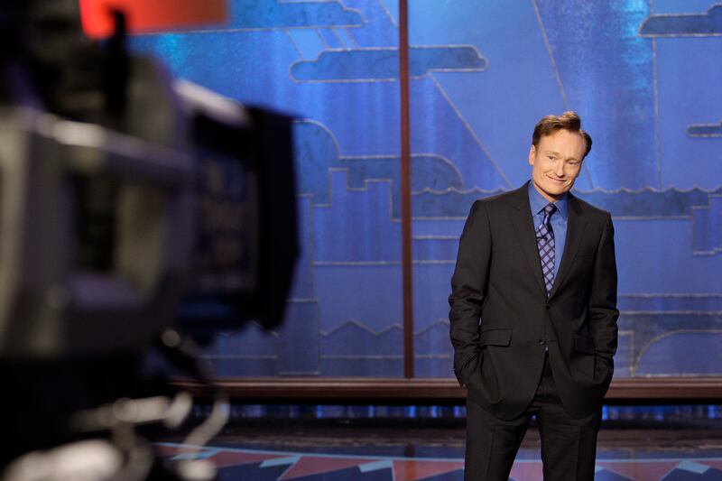 galleries/2012/07/25/modern-family-more-of-tv-s-nastiest-contract-battles-photos/ugly-tv-contract-disputes-the-tonight-show-conan_i4d95t