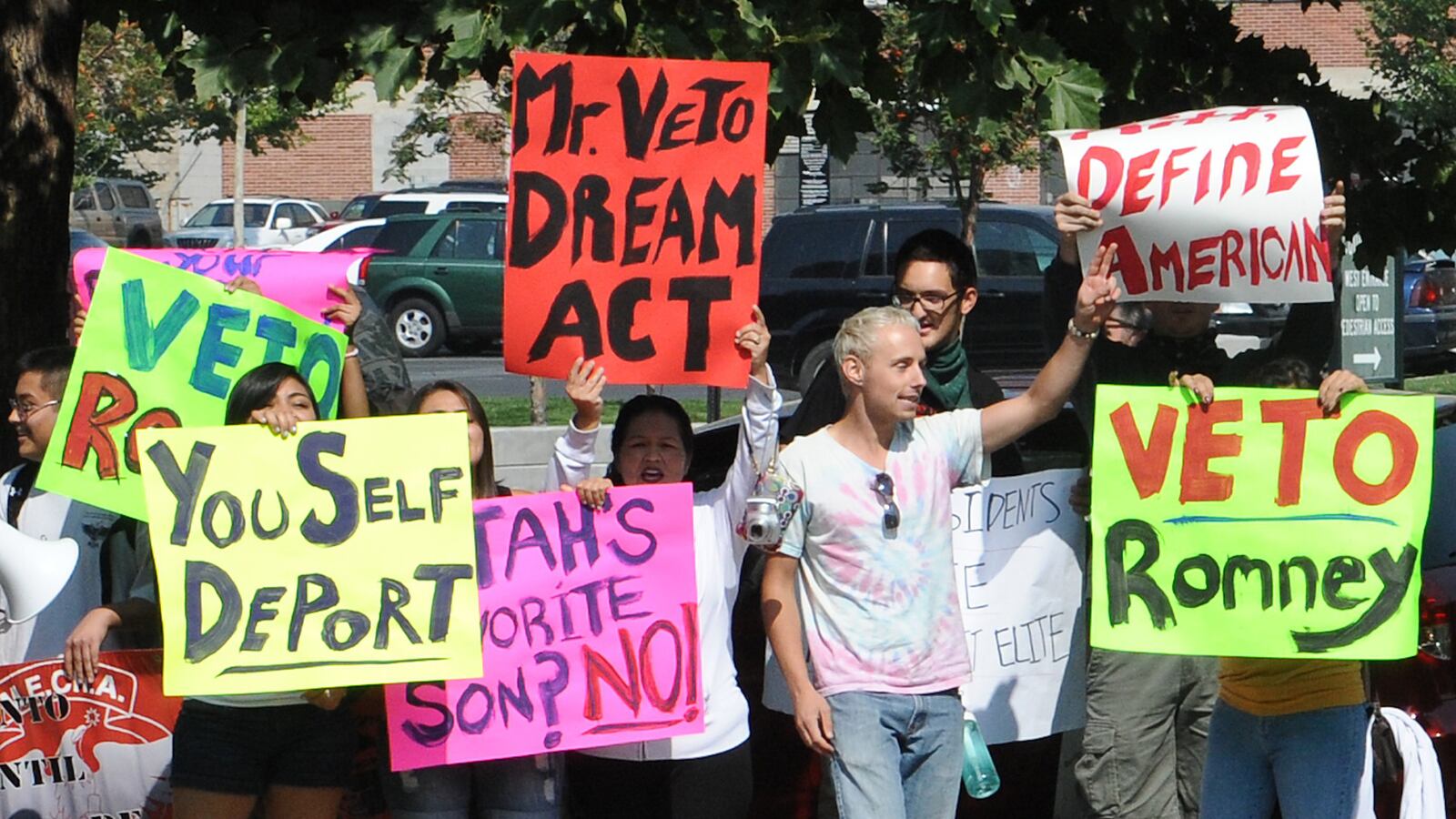 articles/2012/11/12/the-republicans-fallacy-about-latino-voters-and-what-motivates-them/hispanics-and-the-gop-beinart_rxu9eh