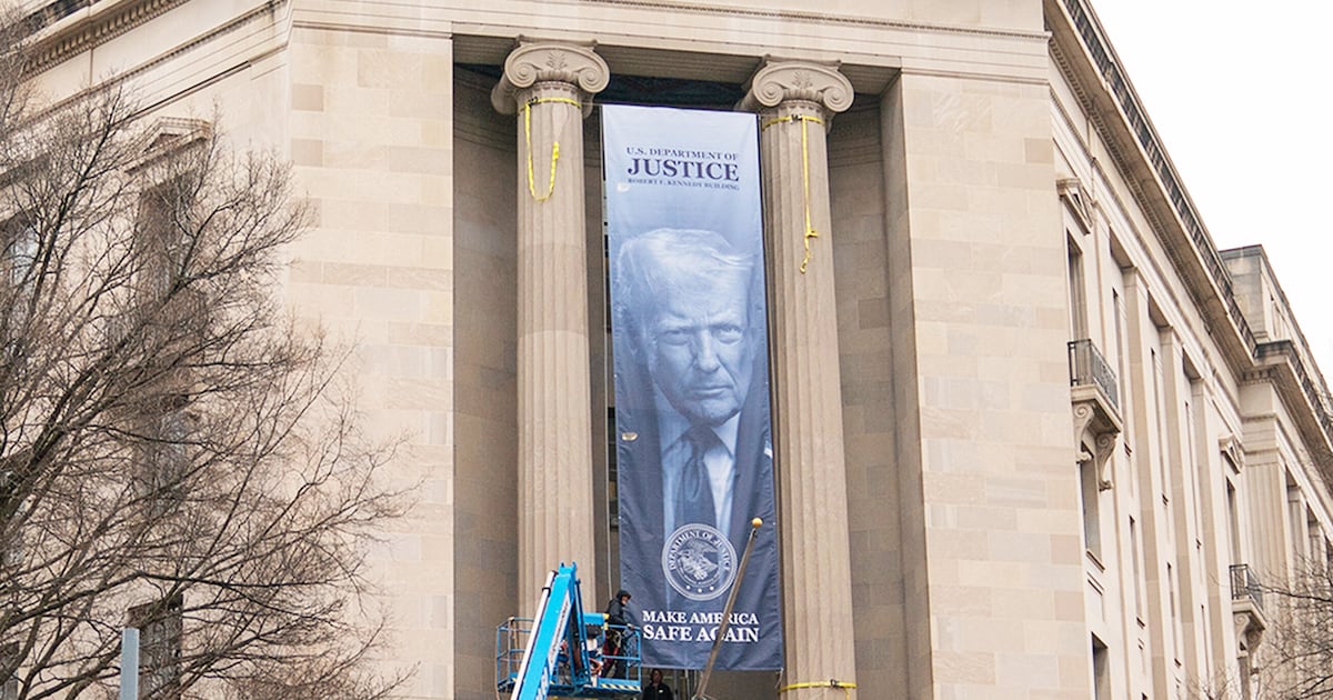 Egomaniac Trump Sticks His Face on Another Kennedy Building