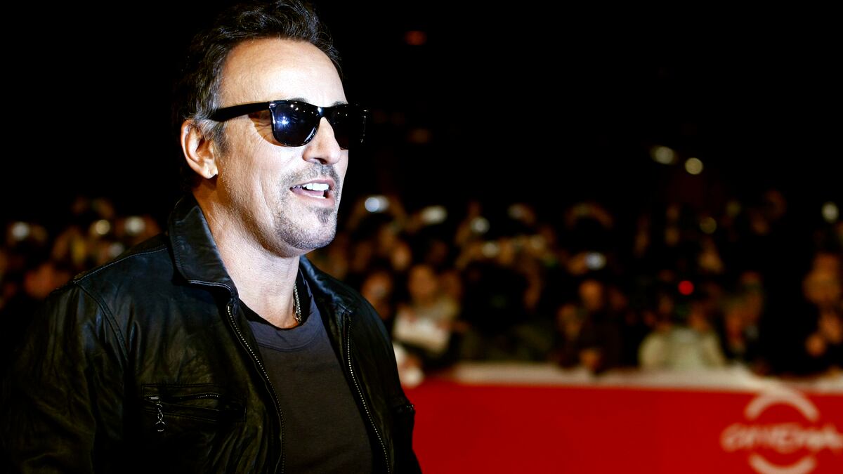 cheats/2011/08/15/bruce-springsteen-billy-joel-and-more-may-soon-own-album-rights/bruce-springsteen-cs_qvme8g