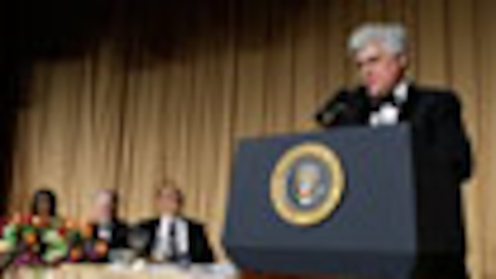 cheats/2010/05/03/leno-recycled-jokes-at-white-house/jay-leno-8_ei83h0