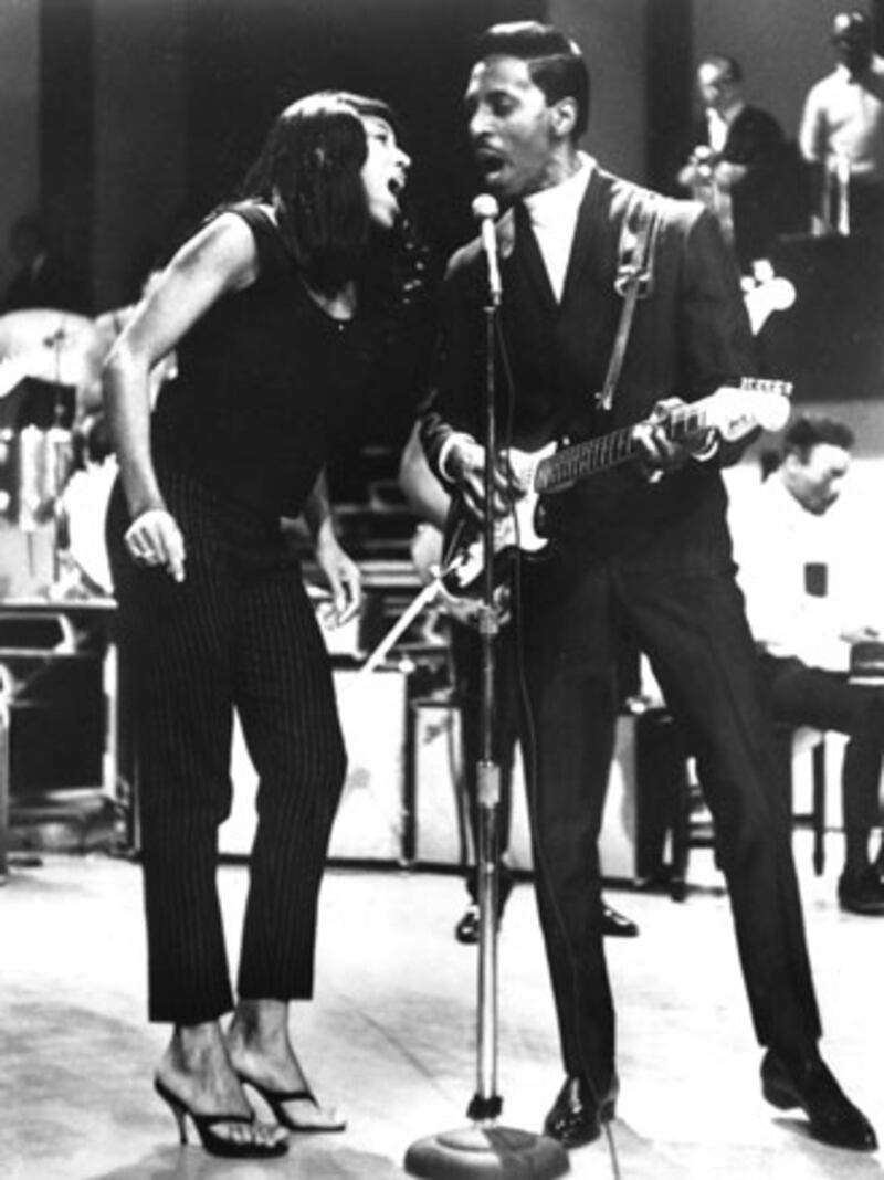 galleries/2009/03/26/hideous-celebrity-breakups/celeb-divorces---ike-tina-turner_jesfl7