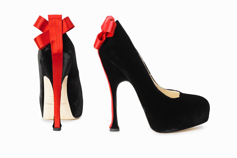 galleries/2010/10/08/killer-heels/high-heels---brian-atwood-donna-heel_eubevr