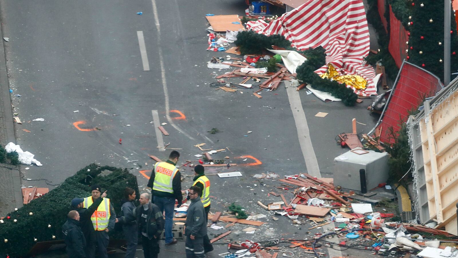 cheats/2016/12/20/cops-release-1st-suspect-in-truck-attack/161220-berlin-suspect-released-cheat_tqgfok