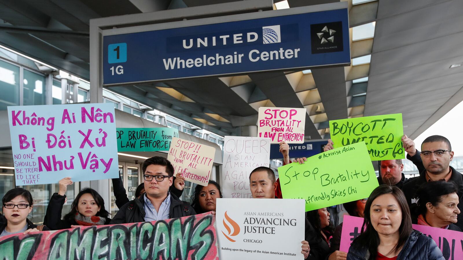 cheats/2017/04/12/united-to-review-its-policies-over-video/170412-united-protest-asian-americans_saz3ze