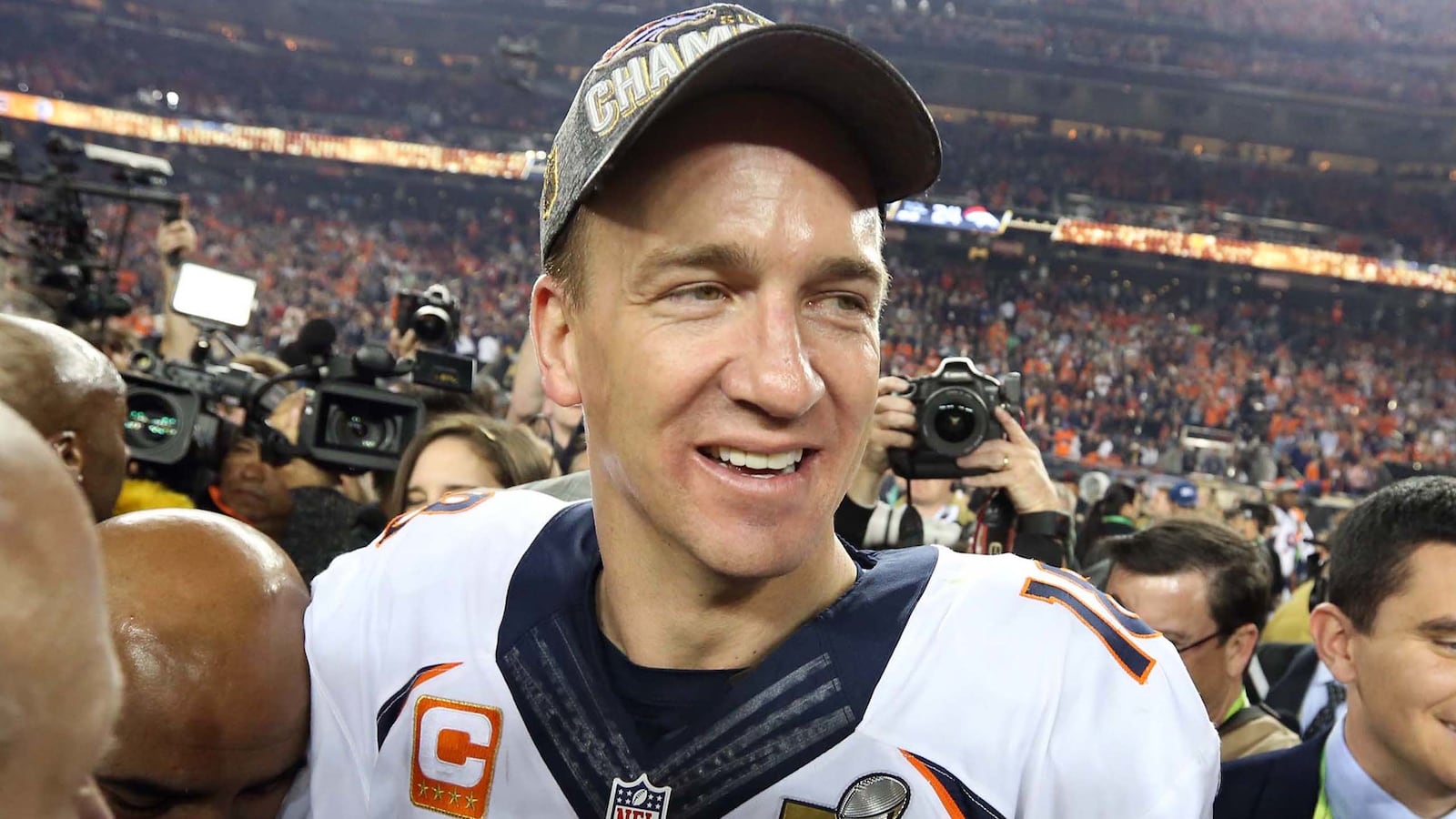 articles/2017/01/26/peyton-manning-boards-the-trump-train/170126-weill-peyton-manning-tease_wmyamj
