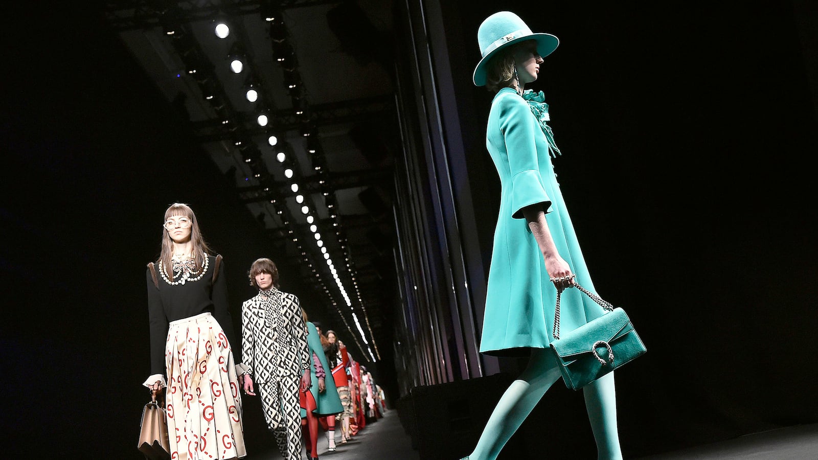 articles/2016/09/08/why-fashion-s-stuck-in-the-20th-century/160902-ginsberg-why-fashion-tease_k2eqyk