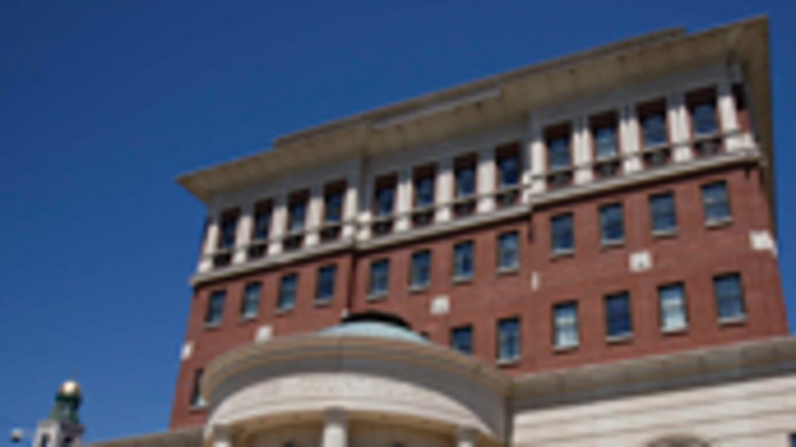 articles/2009/05/22/stop-protecting-the-jihadists/emerson-bronx-terror-courthouse_28012_sreekz