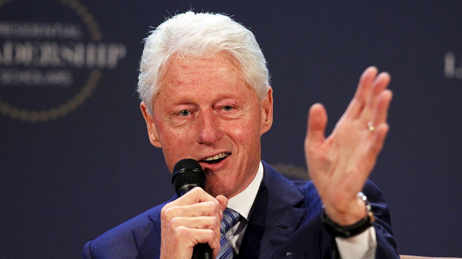 cheats/2015/09/26/bill-clinton-blame-gop-press-on-emails/150926-clinton-cheat_qu8tzg