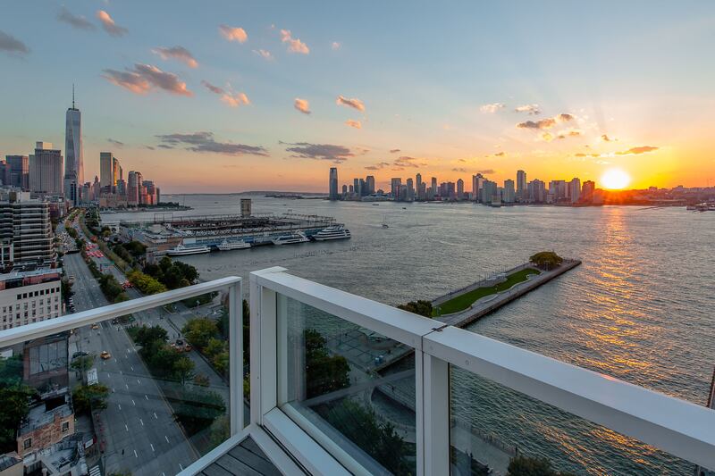 galleries/2014/12/06/omg-i-want-this-house-new-york-city-photos/141204-penthouse-3_thwqcy