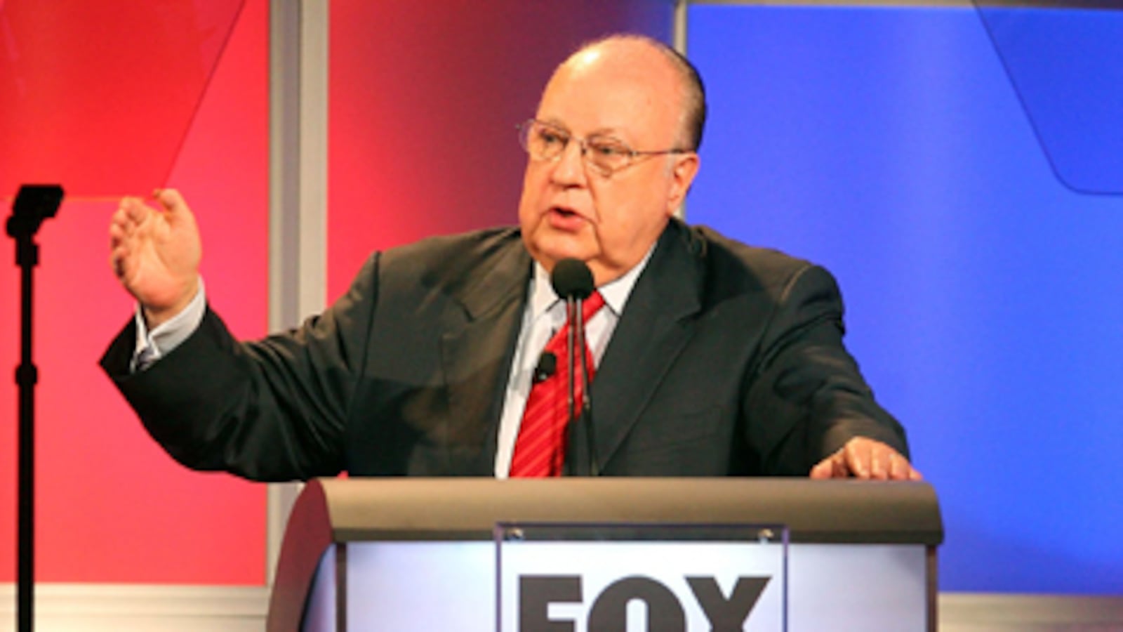 cheats/2011/12/05/why-fox-news-is-moving-left/kurtz-roger-ailes_141821_m9cwbb