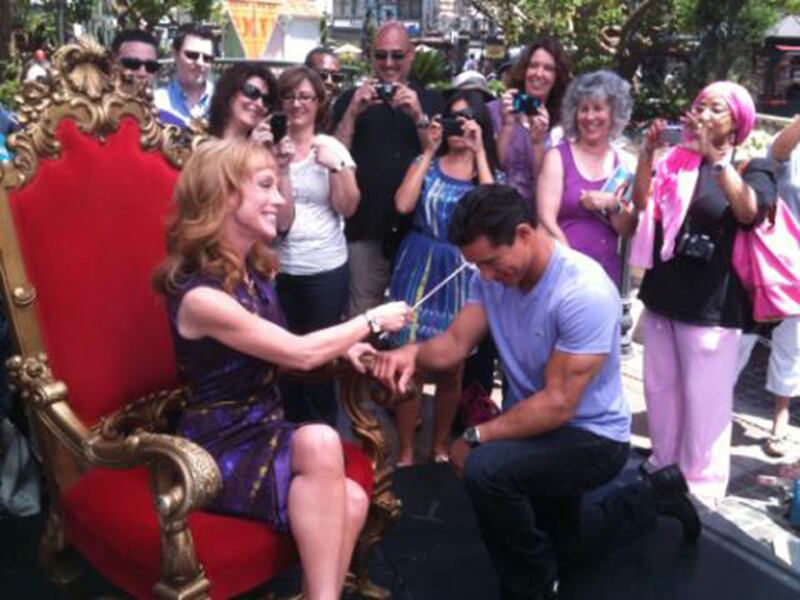 galleries/2011/04/28/twitpics-4-28/twitpi428---lopez_tsniwt