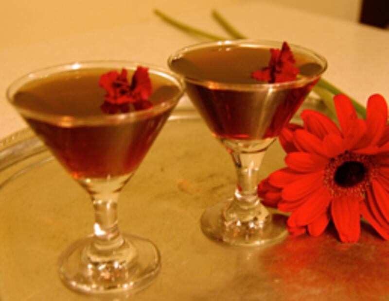 articles/2011/02/09/valentines-day-cocktail-recipes-to-fall-in-love-with/vday-cocktails---nosegay_bbera6
