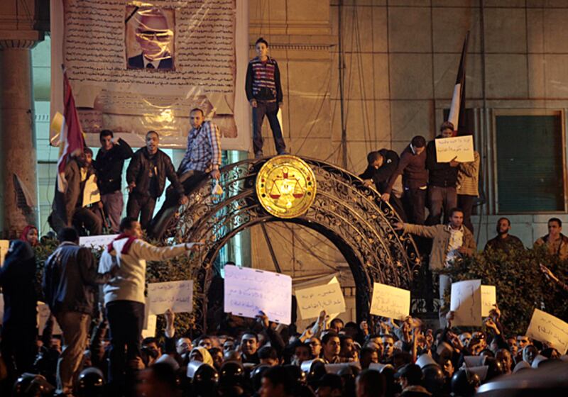 galleries/2011/01/26/demonstrations-in-egypt/egypt-protests-16_bijtxu