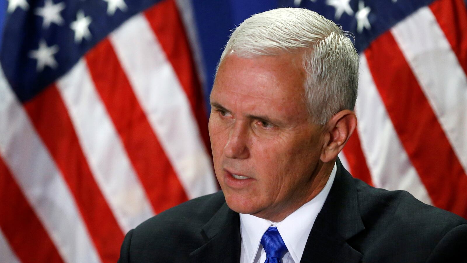 cheats/2016/09/18/pence-cheney-is-a-role-model-for-me/160918-pence-cheney-cheat_dcyvra