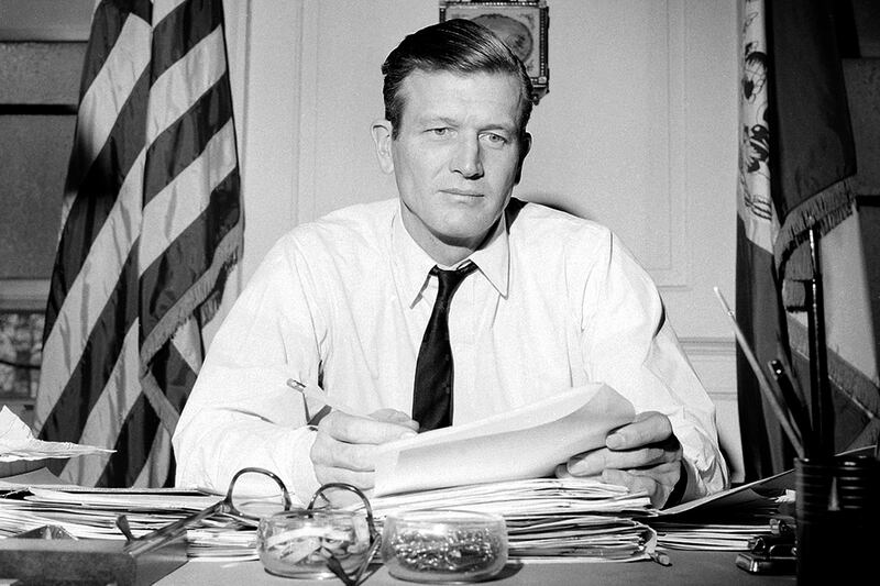 galleries/2012/10/29/politicians-boosted-or-ruined-by-natural-disasters-photos/john-lindsay-storm-pols_uiuwjx