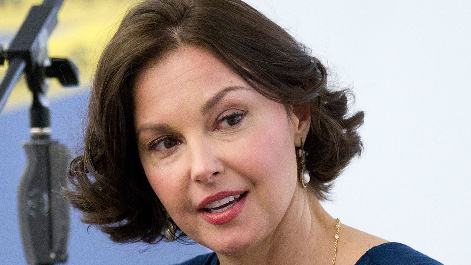 cheats/2013/02/06/karl-rove-pac-attacks-ashley-judd/130206-ashley-judd-crossroads-cheat_elu6zd