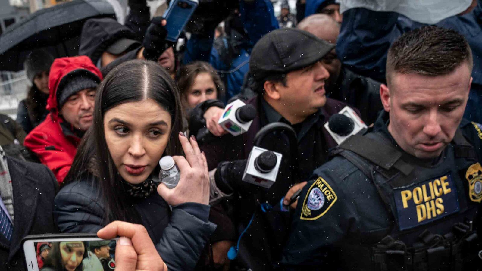 190212-bekempias-emma-coronel-el-chapo-wife-hero_kkfzvd