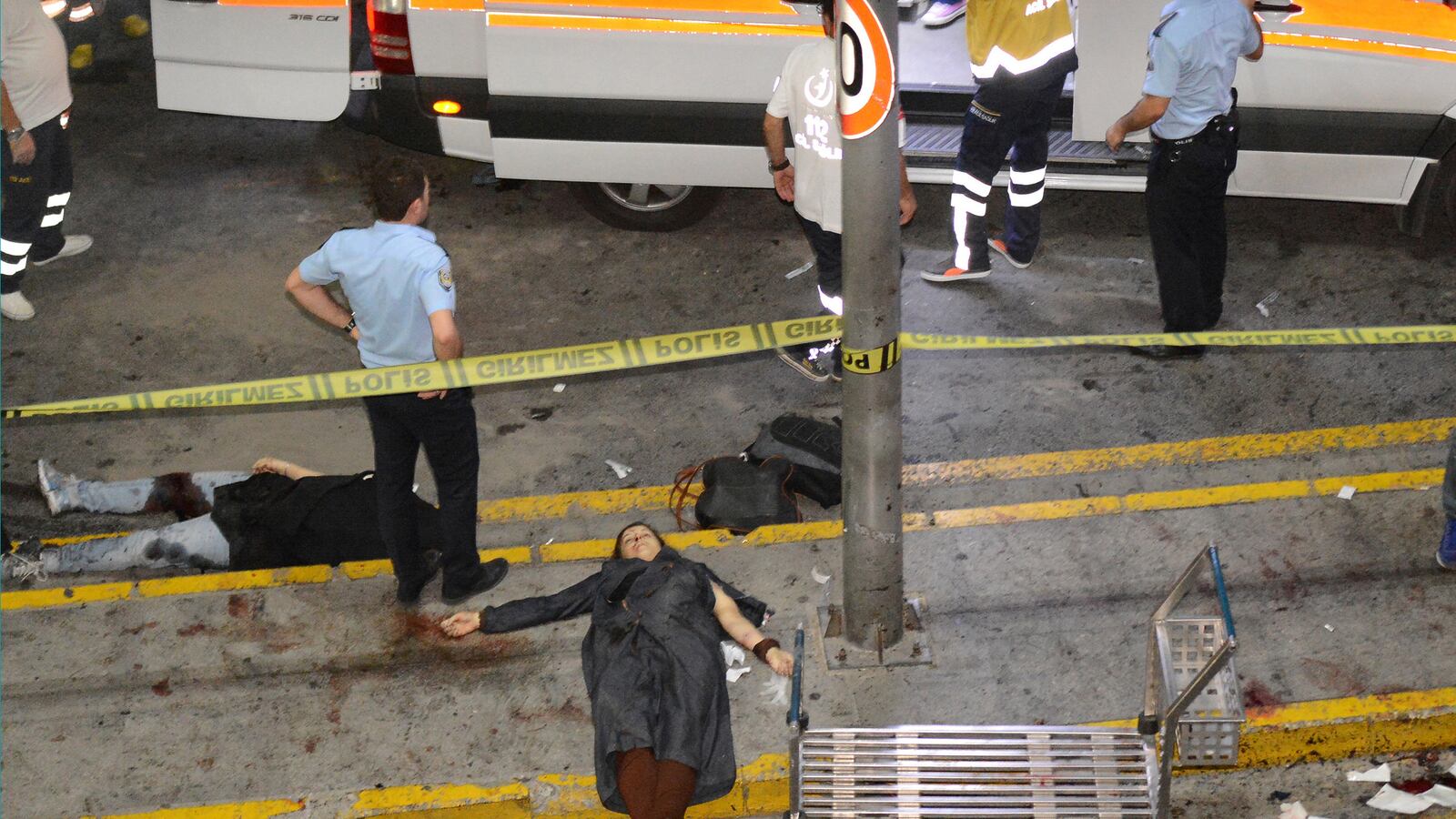 articles/2016/06/28/suicide-bombers-kill-at-least-10-in-turkish-airport-terror-attack/160628-Desderio-Ataturk-attack-tease_rd6se8