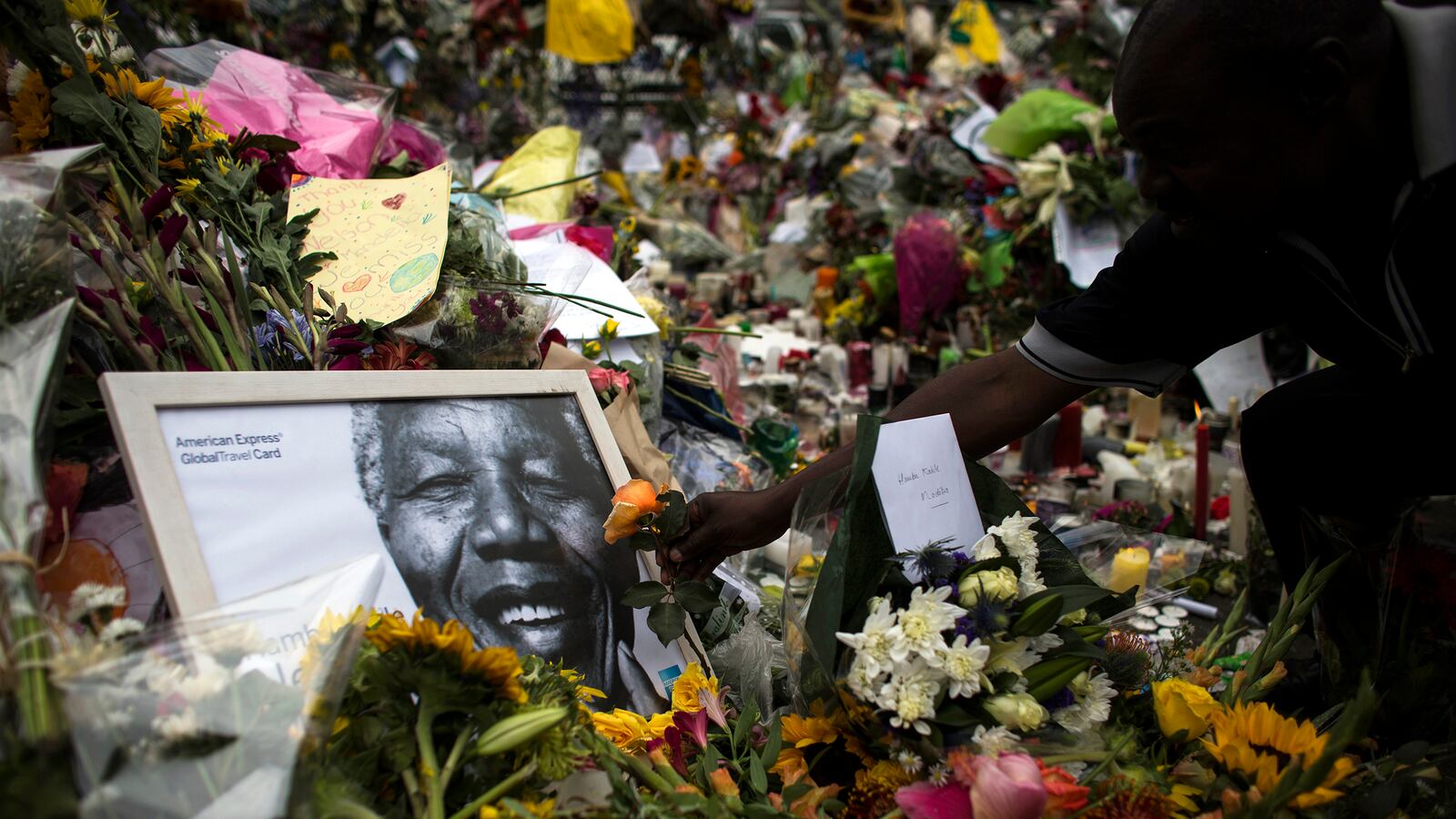 articles/2013/12/09/south-africa-kicks-off-week-of-mourning-mandela/131209-gevisser-mandela-mourn_b81k3f