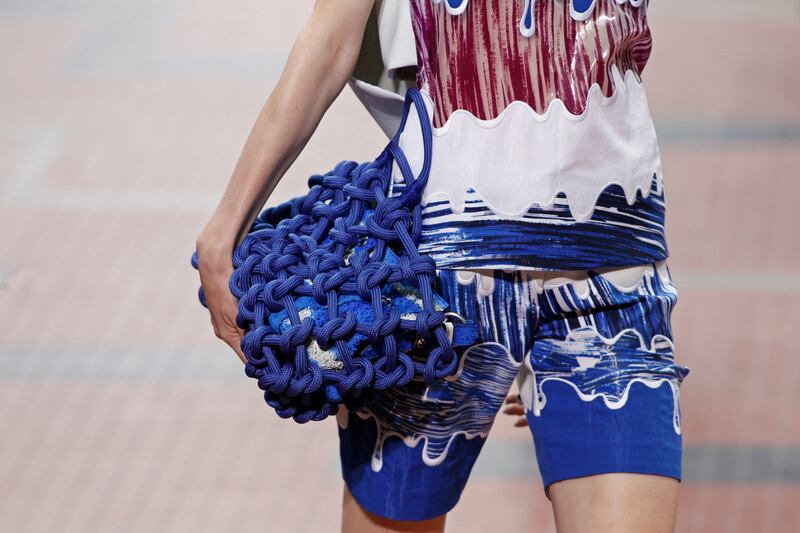 articles/2013/09/29/kenzo-spring-summer-2014-california-roots/130929-kenzo-embed_ofqoj7