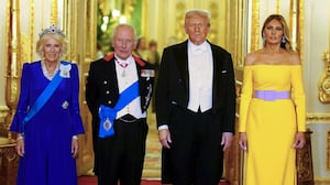 WINDSOR, ENGLAND - SEPTEMBER 17: U.S. President Donald Trump, (2nd R) First Lady Melania Trump, (R) King Charles III and Queen Camilla (L) arrive for the State Banquet hosted by King Charles III and members of the Royal Family at Windsor Castle during the state visit by the President of the United States of America on September 17, 2025 in Windsor, England. President Trump is in England from Sept. 16-18 on his second UK state visit, with the previous one taking place in 2019 during his first presidential term. (Photo by Aaron Chown-WPA Pool/Getty Images)