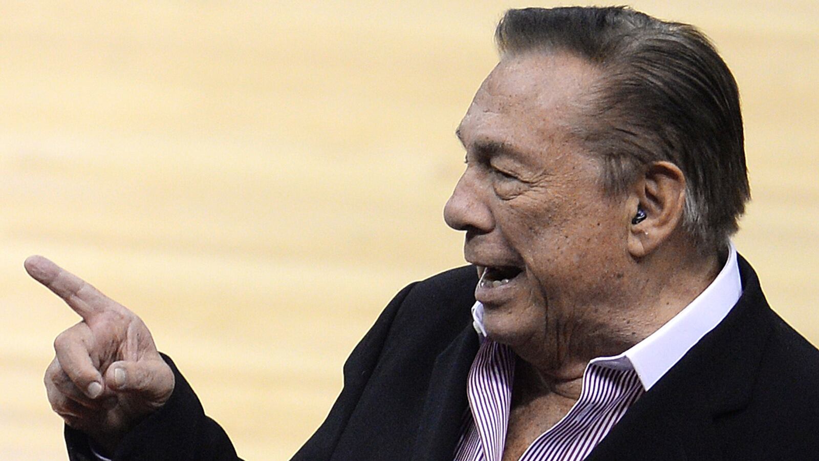 cheats/2014/05/08/donald-sterling-i-m-not-a-racist/140708-Donald-Sterling-cheat_qijnca