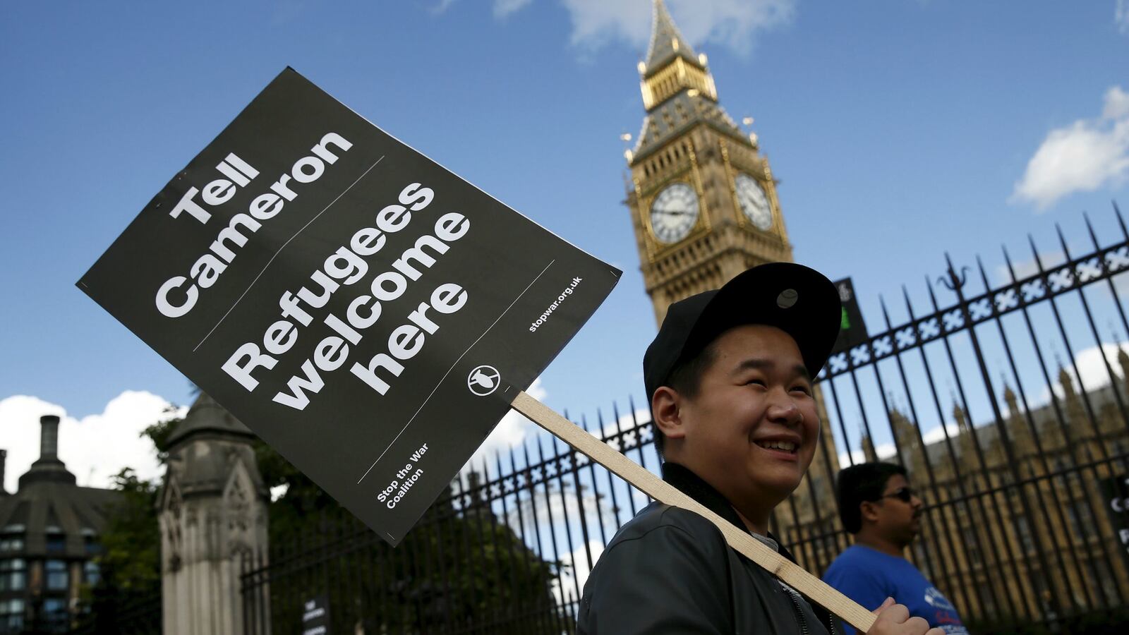 cheats/2015/09/12/marchers-show-solidarity-with-refugees/150912-march-cheat_pzikqd