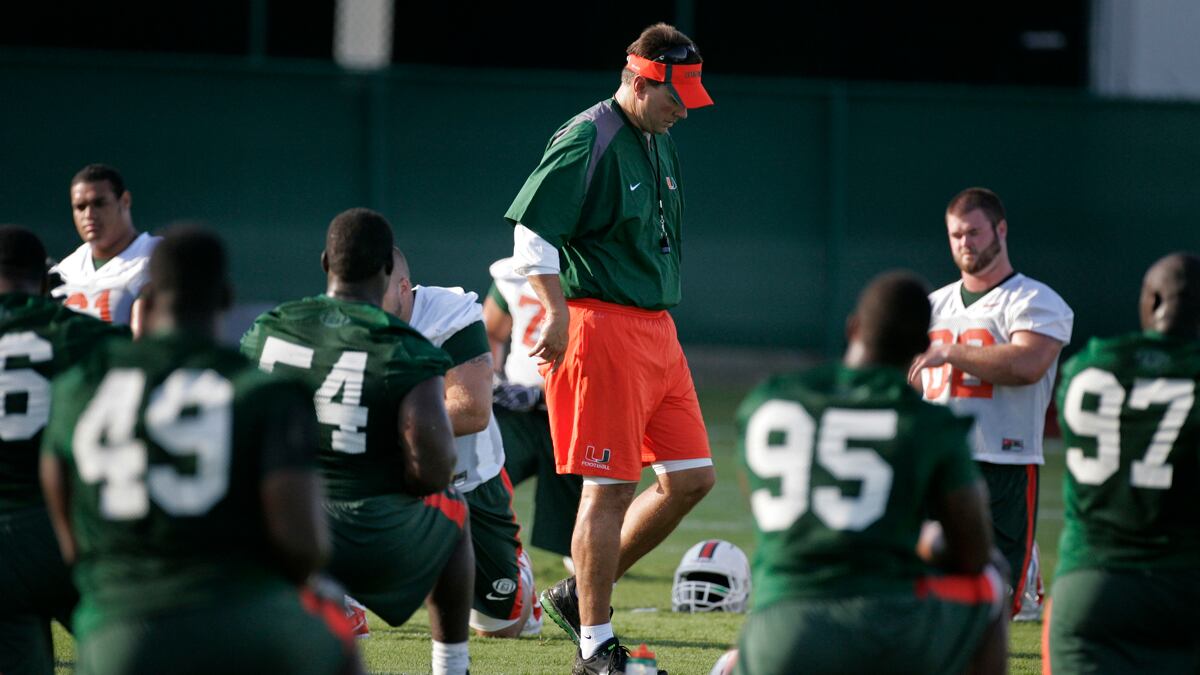 cheats/2011/08/17/miami-football-booster-spills-beans/miami-football-investigation-ponzi-scheme-cheat_c037mn