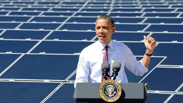 articles/2012/03/21/as-republicans-attack-obama-tries-to-maintain-high-ground-on-energy/obama-panels_a1neku